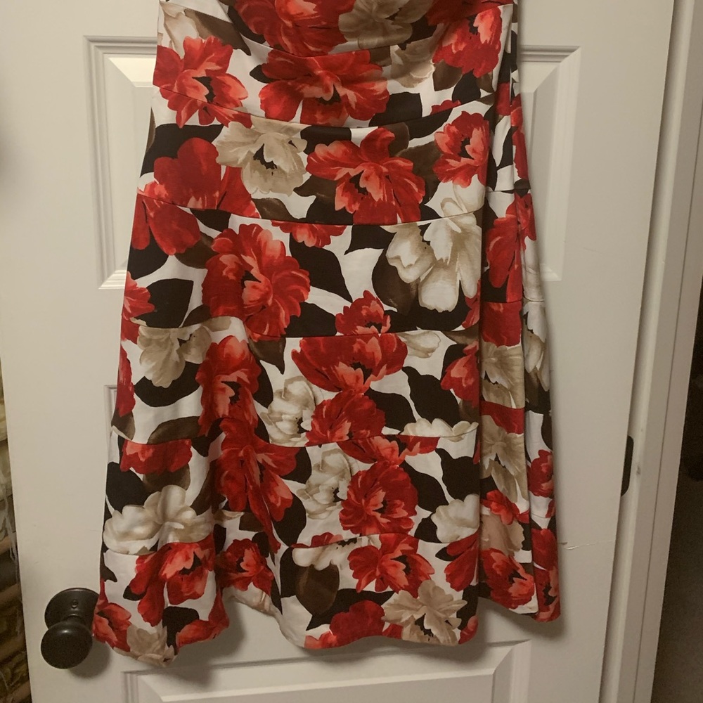 WHBM Strapless Floral Dress - Picture 3 of 3